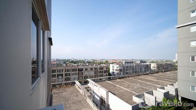 Apartemen Puncak Dharmahusada - Homey 2BR with Extra Room at Puncak Dharmahusada Apartment By Travelio