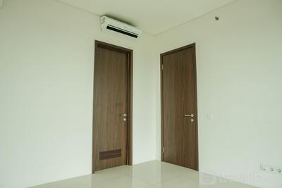 Apartemen St. Moritz Puri - Unfurnished 2BR with AC at 7th Floor St. Moritz Apartment with City View By Travelio