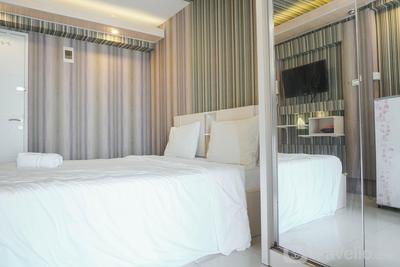 Comfortable and Homey Studio Room at Bassura City Apartment By Travelio