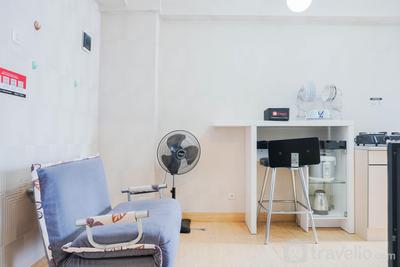 Apartemen Green Pramuka City - Nice and Spacious 2BR Green Pramuka City Apartment By Travelio