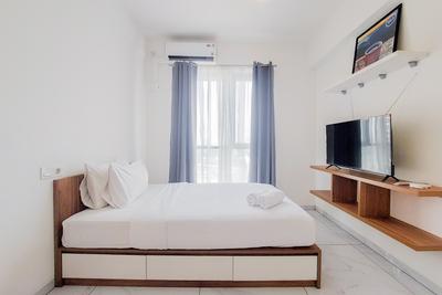 Modern and Nice Studio at Sky House Alam Sutera Apartment By Travelio