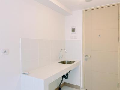 Apartemen Tokyo Riverside PIK 2 - Restful Studio Unfurnished with AC at Tokyo Riverside PIK 2 Apartment By Travelio