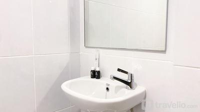 Apartemen Tokyo Riverside PIK 2 - Simple and Tranquil 2BR at Tokyo Riverside PIK 2 Apartment By Travelio