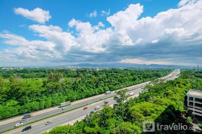 Apartemen Podomoro Golf View - Unfurnished 2BR With AC at 21st Floor Podomoro Golf View Apartment By Travelio