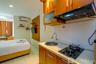 Apartemen Cinere Bellevue Suites - Cozy Living Studio Room at Cinere Bellevue Suites Apartment By Travelio