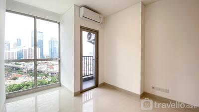 Comfy Studio Unfurnished with AC at Ciputra World 2 Apartment By Travelio