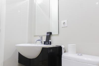 Apartemen Madison Park - Comfortable 2BR Madison Park Apartment By Travelio