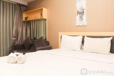 Cozy Living 1BR at Grand Kamala Lagoon Apartment By Travelio