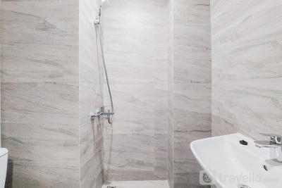 Apartemen Collins Boulevard - New Unfurnished Studio Collins Boulevard Apartment By Travelio