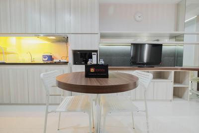 Apartemen Azalea Suites - Elegant and Comfy Studio Azalea Suites Apartment Cikarang By Travelio