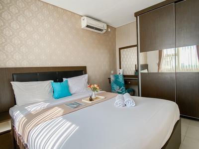 Comfort Stay 1BR at Trivium Terrace Apartment By Travelio