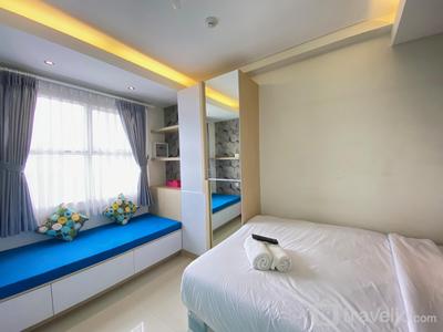Apartemen Parahyangan Residence - Homey and Clean 1BR Apartment at Parahyangan Residence By Travelio