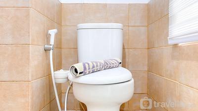 Apartemen Green Pramuka City - Modern 2BR Green Pramuka City Apartment near Shopping Center By Travelio