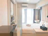 Modern and Comfortable Studio at Benson Supermall Mansion Apartment By Travelio