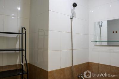 Apartemen Green Pramuka City - Unfurnished 2BR with AC at 18th Floor Green Pramuka City Apartment By Travelio