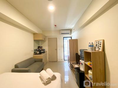 Apartemen Meikarta District 1 - Simply Look and Enjoy Living Studio at Meikarta Apartment By Travelio