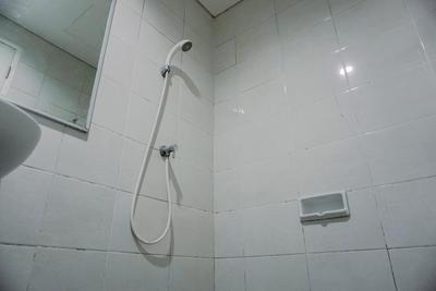 Apartemen Green Bay Condominium - Stunning and Spacious 2BR Green Bay Condominium Apartment By Travelio