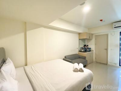 Apartemen Meikarta District 1 - Simply Look and Enjoy Living Studio at Meikarta Apartment By Travelio