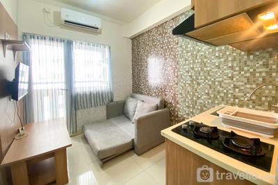 Apartemen Green Pramuka City - Comfy and Well Furnished 2BR at Green Pramuka City Apartment By Travelio