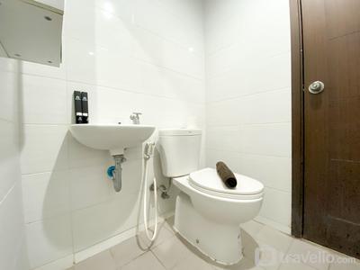 Apartemen Grand Dhika City Jatiwarna - Well Furnished and Homey 1BR at Grand Dhika City Jatiwarna Apartment By Travelio