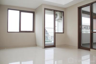 Unfurnished 1BR with AC at Gateway Park LRT City Bekasi Apartment By Travelio