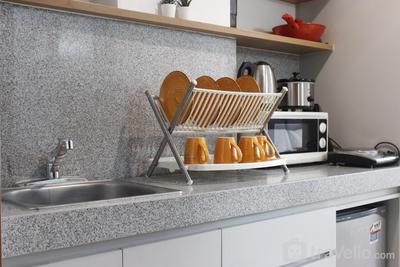 Apartemen Beverly Dago - Comfy and Artsy Studio at Beverly Dago Apartment By Travelio