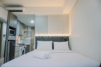 Cozy and Minimalist Studio Apartment at Gold Coast By Travelio