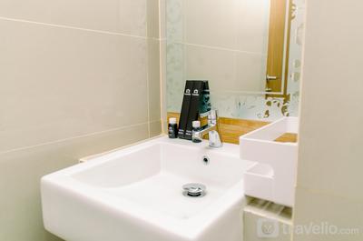 Apartemen B Residence - Fully Furnished Studio with Cozy Style Apartment at B Residence By Travelio