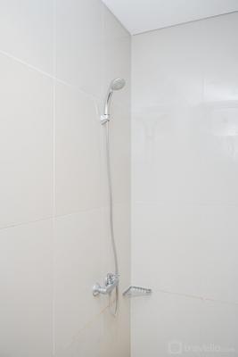 Apartemen Tree Park City Cikokol - Modern Studio Apartment at Tree Park Cikokol By Travelio