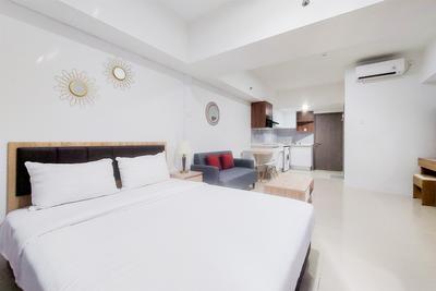 Comfort Living and Homey Studio Tamansari Bintaro Mansion Apartment By Travelio