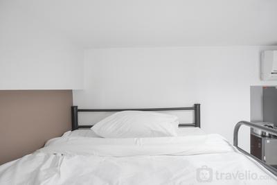 Apartemen West Vista - Comfort and Warm Studio Room at West Vista Apartment By Travelio