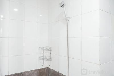 Apartemen Green Pramuka City - Nice and Spacious 2BR Apartment at Green Pramuka City By Travelio