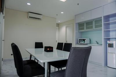 Apartemen Green Bay Condominium - Stunning and Spacious 2BR Green Bay Condominium Apartment By Travelio