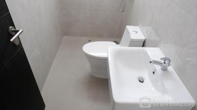 Apartemen Klaska Residence - Modern 1BR Unfurnished Apartment at Klaska Residence By Travelio