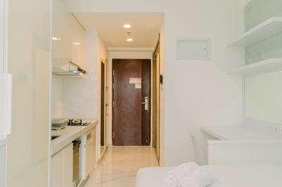 Apartemen Sky House BSD - Minimalist and Homey Studio at Sky House BSD Apartment By Travelio