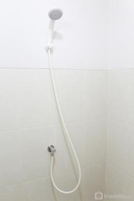 Apartemen Green Lake View - Studio Unfurnished at 5th Floor with AC Green Lake View Apartment By Travelio