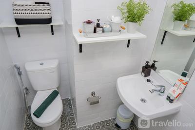 Apartemen Parahyangan Residence - Elegant 1BR Apartment Parahyangan Residence with Mountain View By Travelio