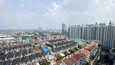 Apartemen French Walk (MOI) - Spacious and Homey 3BR at French Walk (MOI) Apartment By Travelio