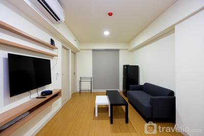 Apartemen Meikarta - Comfortable 2BR with Workspace at Meikarta Apartment By Travelio