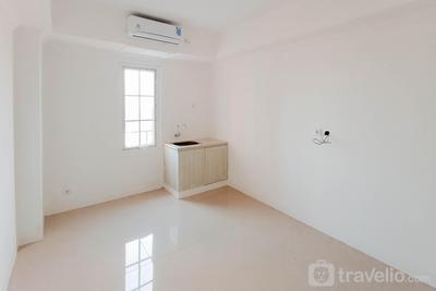 Apartemen Paltrow City - Cozy Studio Unfurnished with AC at Paltrow City Apartment By Travelio