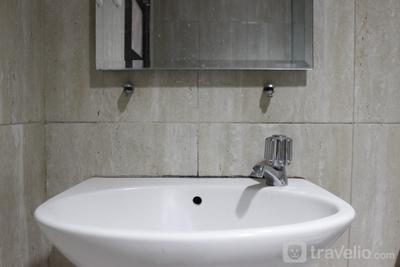 Apartemen Tamansari La Grande - Modern Studio Room at Tamansari La Grande Apartment By Travelio