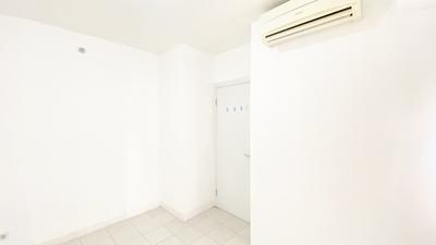 Apartemen Green Pramuka City - Unfurnished 2BR Apartment with AC at 18th Floor Green Pramuka City By Travelio