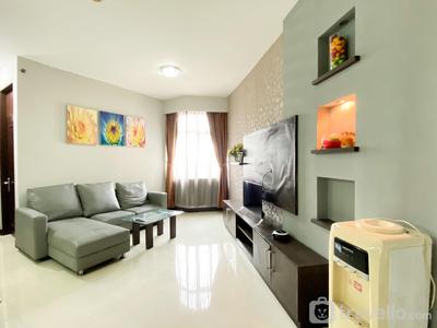 Apartemen Crown Court Executive Condominium - Homey 2BR Apartment Crown Court Executive Condominium By Travelio
