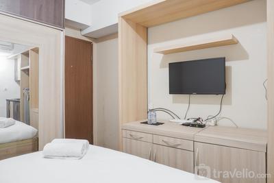 Apartemen Green Park View - Warm and Minimalist Studio at Green Park View Apartment By Travelio