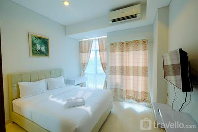 Best Emerald Studio Room Apartment at Capitol Park Residence By Travelio