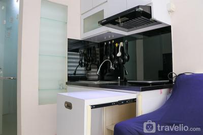 Apartemen Green Pramuka City - Modern 2BR Green Pramuka City Apartment near Shopping Center By Travelio