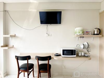 Apartemen Elvis Tower - Cozy Stay Studio Apartment (No Kitchen) at Elvis Tower By Travelio