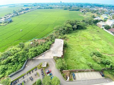 Apartemen Grand Sentraland Karawang - Unfurnished Studio Room with AC at Grand Sentraland Karawang Apartment By Travelio