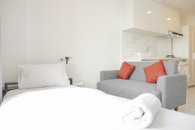 Apartemen Sky House Alam Sutera - Homey and Well Furnished Studio Sky House Alam Sutera Apartment By Travelio