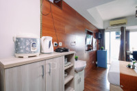 Apartemen Grand Dhika City - Homey Wooden Touch Studio Room at Apartment Grand Dhika City By Travelio